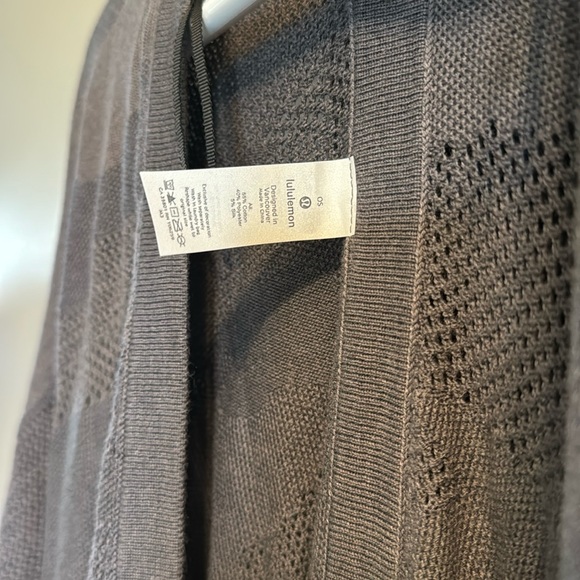 Lululemon Find Your Light Wrap shawl - OS - Picture 2 of 4